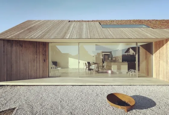 Modern zelfbouwhuis in L.A.-stijl in Groningen