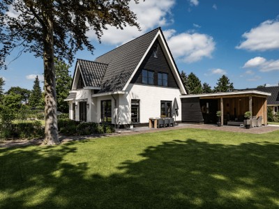 Eigentijdse vrijstaande woning