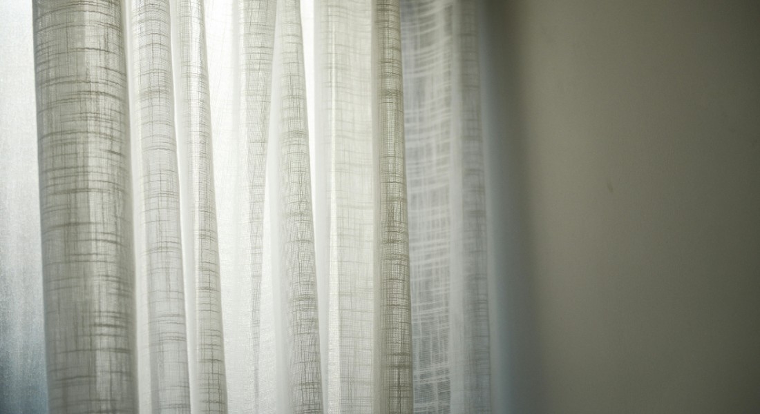 Meer sfeer in huis? Speel met licht en stof!