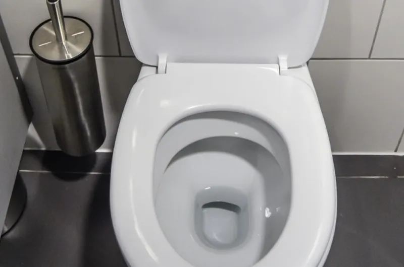 4 signalen dat je WC verstopt is
