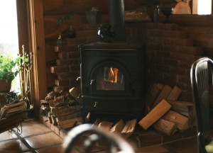 Zo gebruik je je houtkachel of gaskachel op een veilige manier