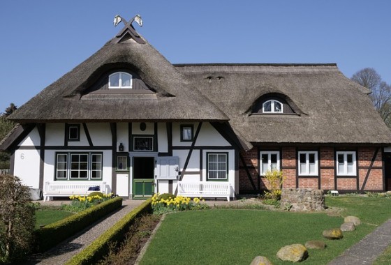 Mag ik een hoekdakkapel plaatsen zonder vergunning? - 