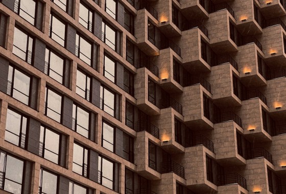 Stijlvolle wanden in je nieuwbouwhuis: zo kies je materialen die blijven kloppen - 