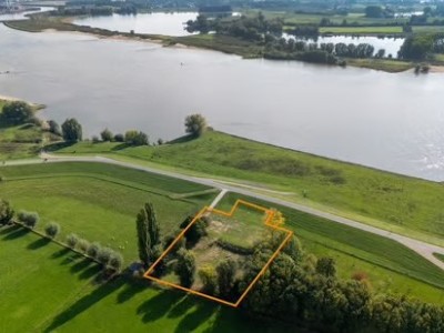 Bouwgrond Waaldijk 42-43