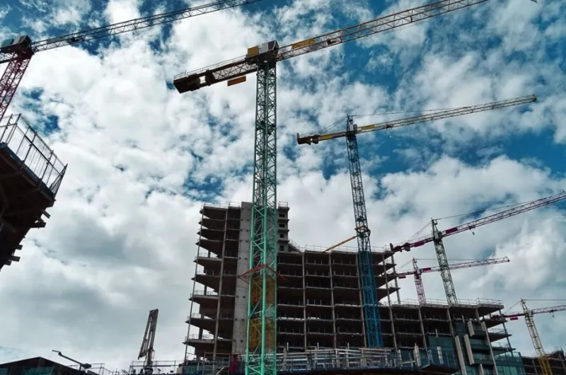 Zelf bouwen: welk materieel komt er kijken bij de bouw van je droomhuis?