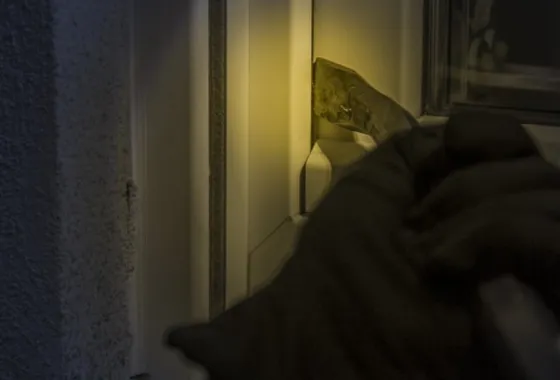 Zo maak je je jouw woning minder aantrekkelijk voor inbraken